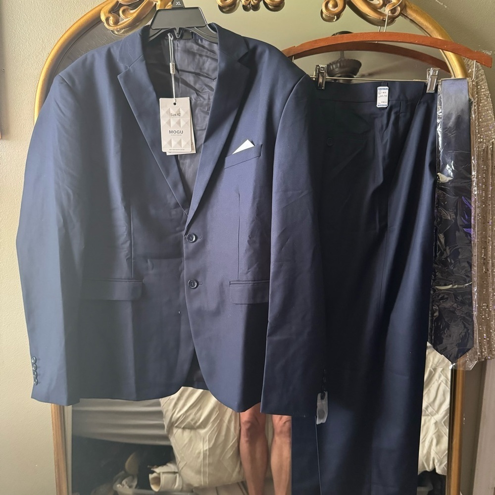 Men’s navy blue 3 piece suit - Picture 2 of 12